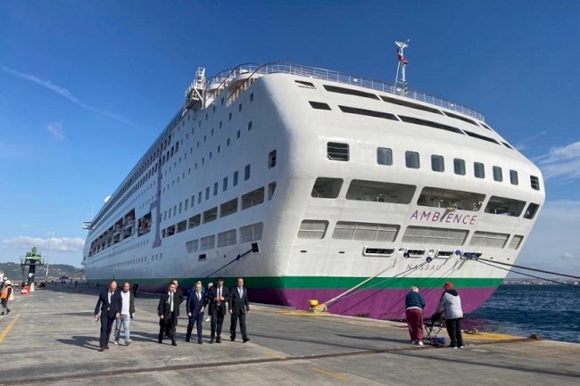 Ambience, Kepez Limanı’na yanaştı (09.10.2022)
