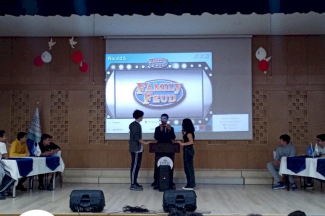 İstek Okullarında Yabancı Dil Yarışması Düzenlendi