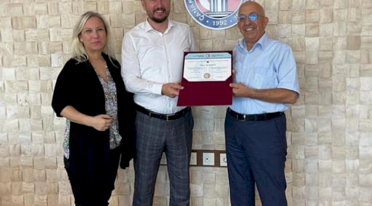 Eğitimini tamamladı, diplomasını aldı 