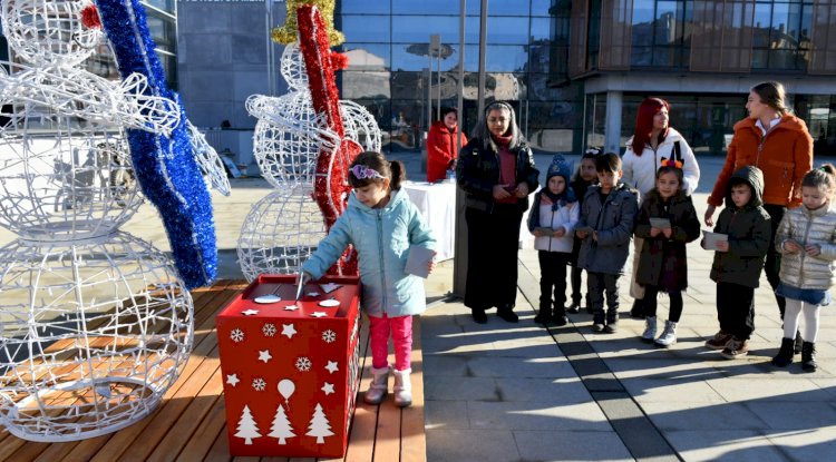 Mektupları dilek kutusuna attılar