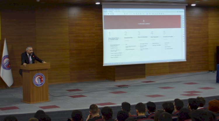 Öğrenciler konferansta buluştu