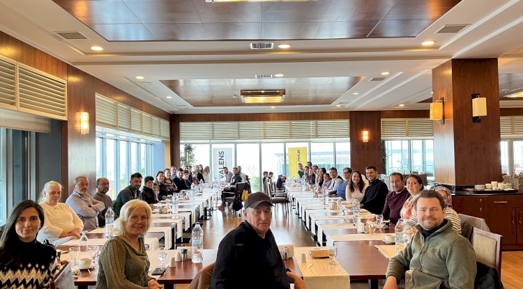 Kunt Plastik ailesi Kolin Hotel'de buluştu