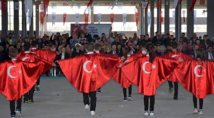 Lapseki’de Coşkulu Kutlama