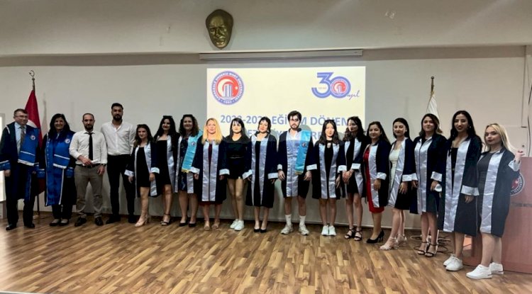 Öğrencilerin Mezuniyet Mutluluğu