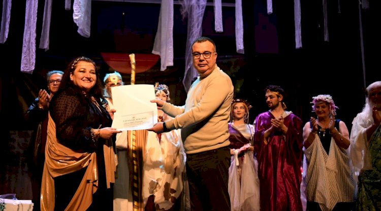 Tiyatro oyunu ilgi gördü