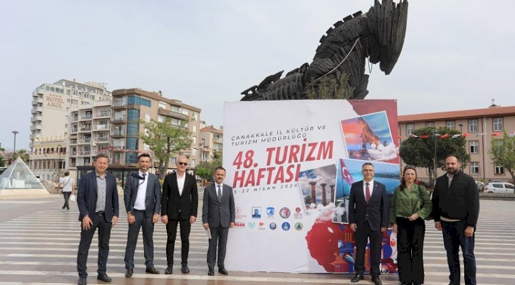Vali Aktaş tanıtım stantlarını inceledi