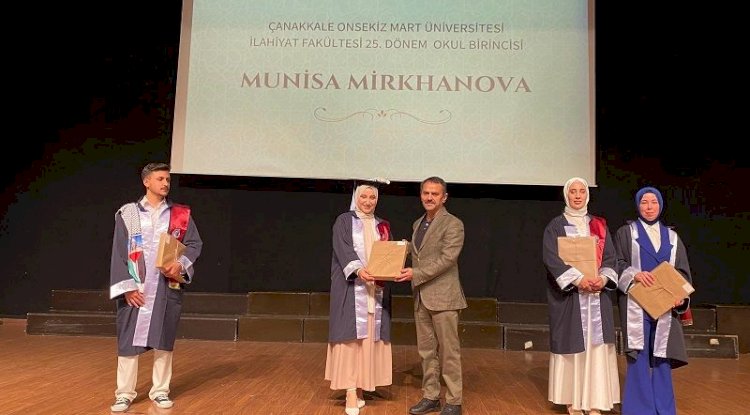 ÇOMÜ İlahiyat Fakültesi öğrencileri mezuniyetlerini kutladı