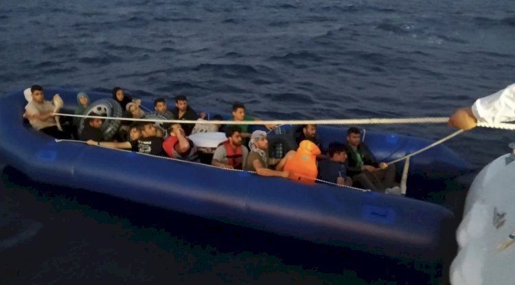 Ayvacık’ta 49 kaçak göçmen ölümden döndü