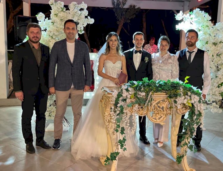 Mutluluklarına ortak oldu…