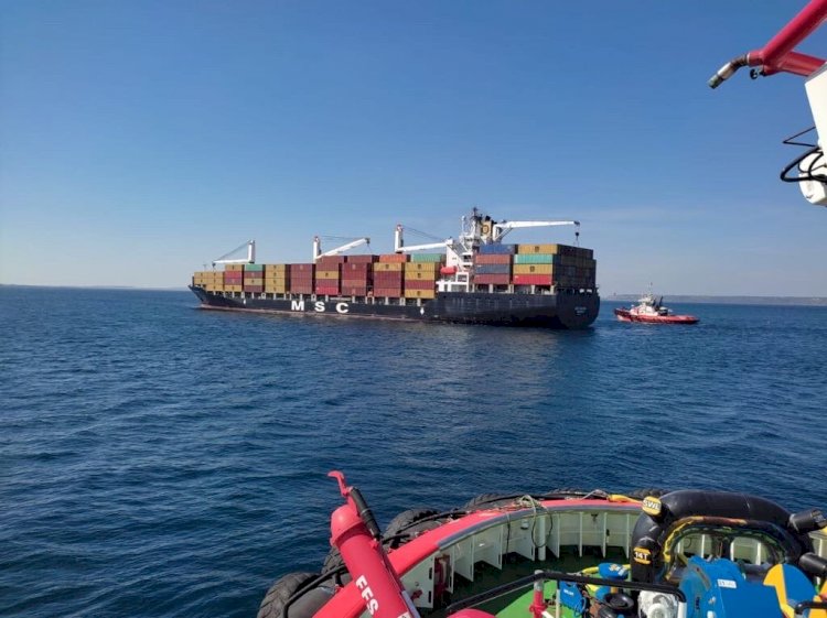  Römorkörlerle Karanlık Liman’a demirletildi 