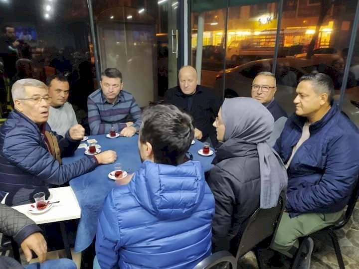 İstek ve talepleri dinliyor