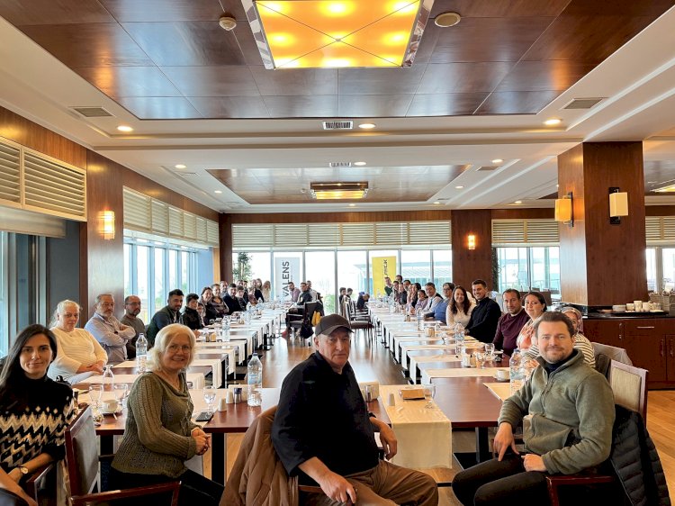 Kunt Plastik ailesi Kolin Hotel'de buluştu