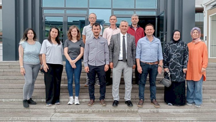 Müdür Baykal okulları dolaşıyor