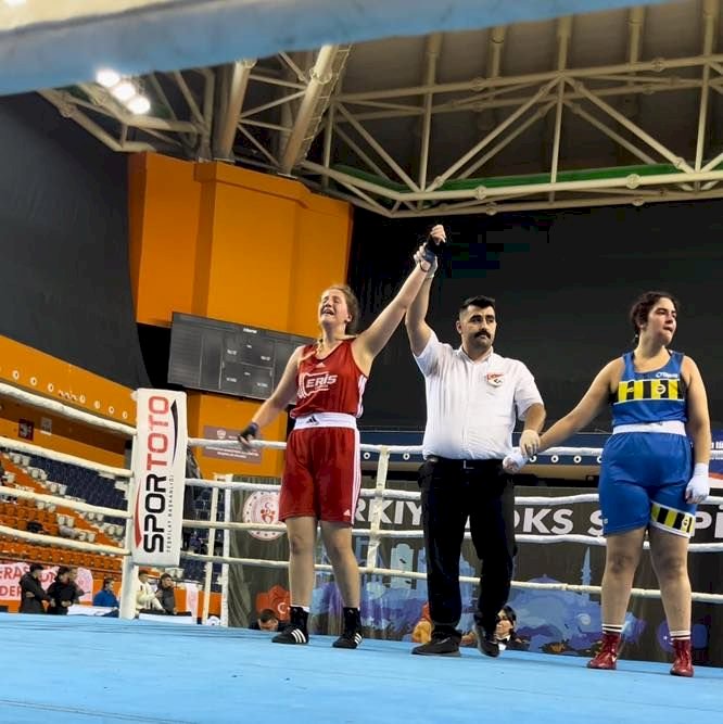 Yağmur Nuriye Ergin Türkiye üçüncüsü oldu