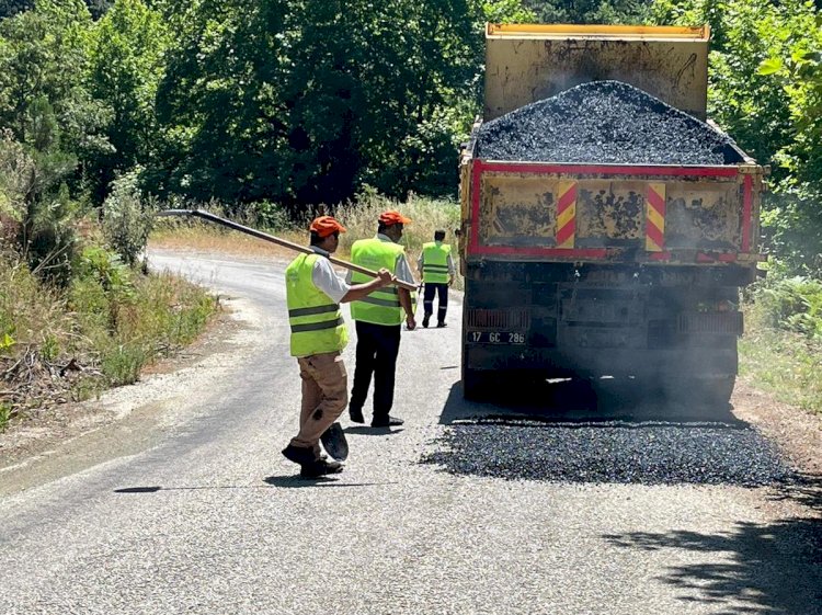 Köy yollarında onarım çalışması